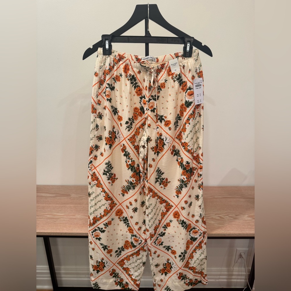 Linen Blend Floral Pants